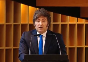 Milei promete desandar 100 años de errores en su discurso optimista en Vicente López