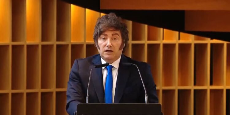 Milei promete desandar 100 años de errores en su discurso optimista en Vicente López