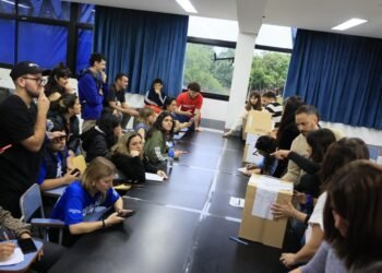 Liderazgo en el peronismo: Kicillof y La Cámpora compiten por espacios en la UNLP