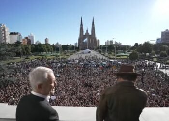 Johnny Depp deslumbró a La Plata en una jornada cultural inolvidable