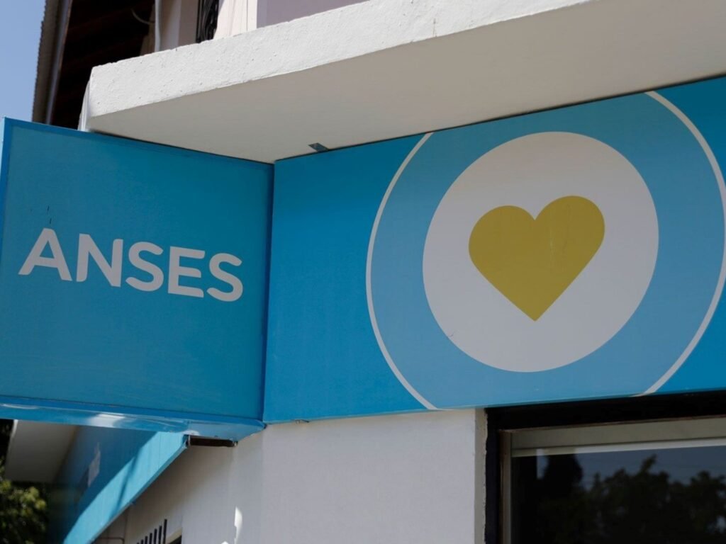 Se confirmó el aumento y bono para jubilaciones y asignaciones en noviembre