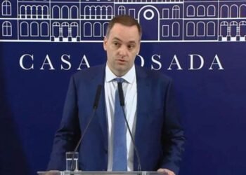 Adorni desmiente rumores sobre el monotributo y critica a Aguiar por el paro