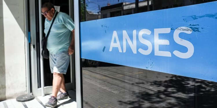 ANSES anunció el pago del aguinaldo y un bono especial para jubilados en diciembre