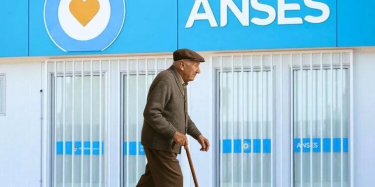 Aumentos y descuentos: ¿qué beneficios tienen los jubilados de ANSES en supermercados?
