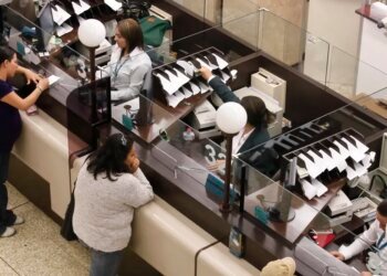 Los bancarios lograron un aumento del 24,8% y el salario mínimo será de $1.747.233,21