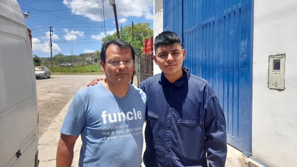 Benjamín y su equipo jujeño se alistan para brillar en el Mundial de Robótica en Singapur