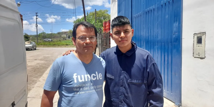 Benjamín y su equipo jujeño se alistan para brillar en el Mundial de Robótica en Singapur