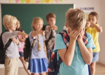 Mendoza avanza con multas a padres por bullying ante la creciente violencia escolar