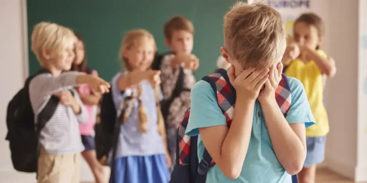 Mendoza avanza con multas a padres por bullying ante la creciente violencia escolar