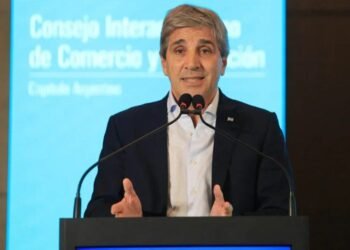 Caputo prevé que Argentina podría crecer hasta un 10% en 2026 si mantiene reformas económicas