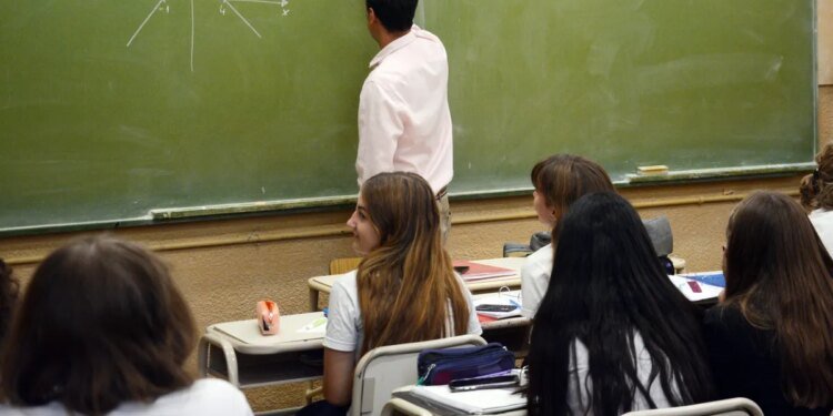 La Provincia asegura que los colegios privados subsidiados mantendrán control de aranceles