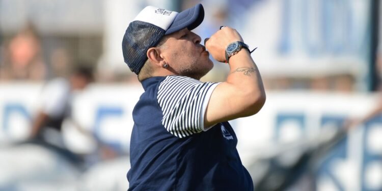 Fijan nueva fecha para el juicio por la muerte de Diego Maradona