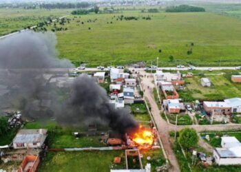 Violencia en Mar del Plata: padres incendian casa de niño acusado de abuso escolar