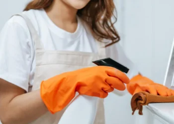 El salario de trabajadoras de casas particulares aumentará un 2,7% hasta diciembre