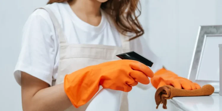 El salario de trabajadoras de casas particulares aumentará un 2,7% hasta diciembre