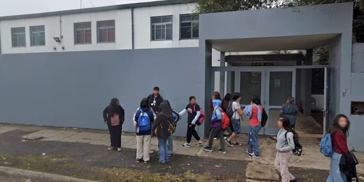 Madres protagonizan batalla campal en secundaria de José C. Paz
