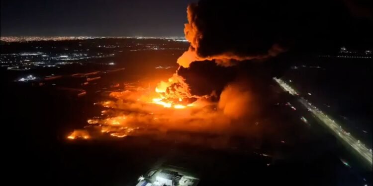 Ezeiza: la Justicia investiga las causas de la explosión y el costo ambiental de la devastación