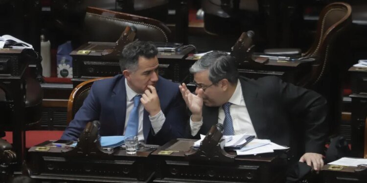 Duro golpe al peronismo: La Libertad Avanza suma tres diputados y consolidan su bloque