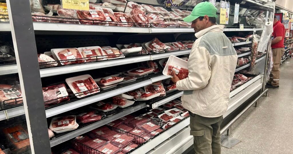 La inflación de noviembre supera el 2% y continúan los aumentos en tarifas y alimentos