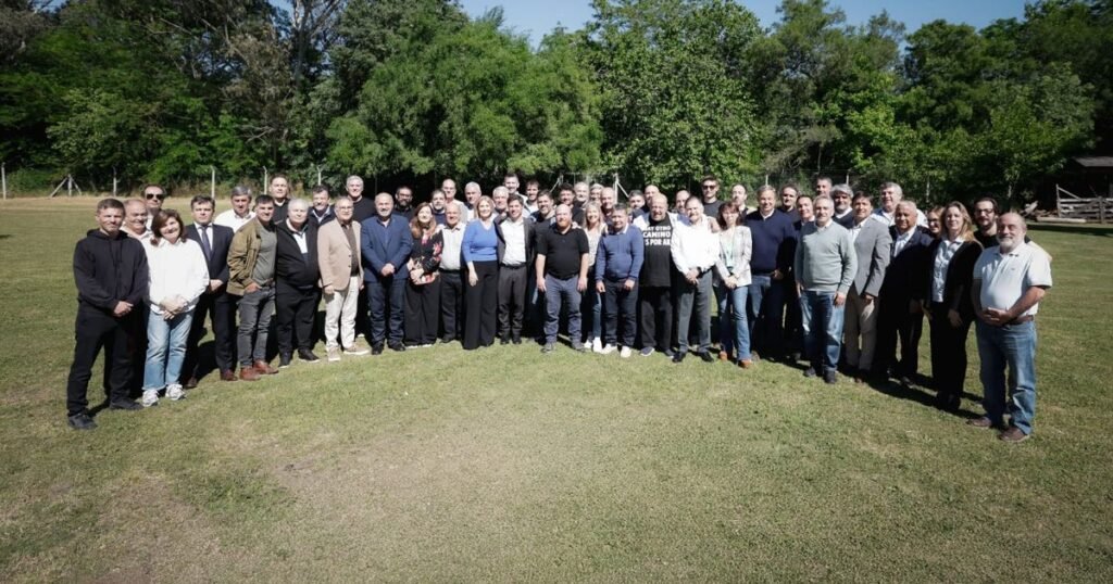 Los intendentes bonaerenses respaldan a Axel Kicillof ante críticas de Kirchner