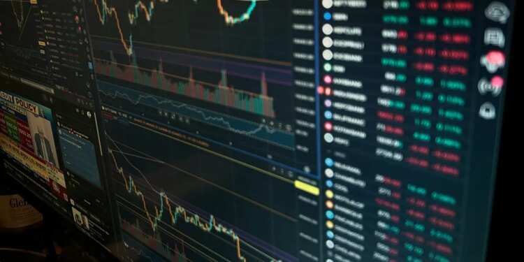 Adolescentes podrán invertir en nuevos instrumentos financieros tras resolución de la CNV