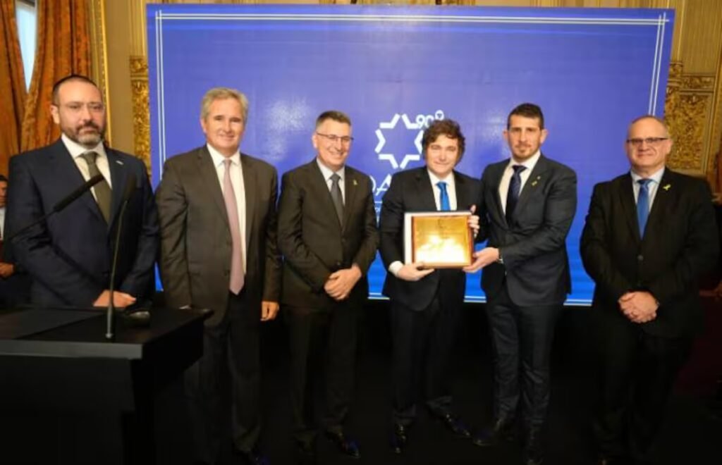 Milei, distinguido por la DAIA: un compromiso firme contra el antisemitismo en Argentina