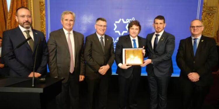 Milei, distinguido por la DAIA: un compromiso firme contra el antisemitismo en Argentina