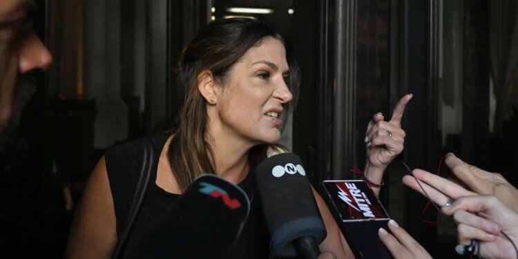 La fiscal solicita la destitución de la jueza Julieta Makintach en un tenso jury en La Plata