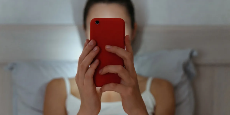 Las pantallas dominan nuestra vida: del entretenimiento a la política, sin escapar del algoritmo