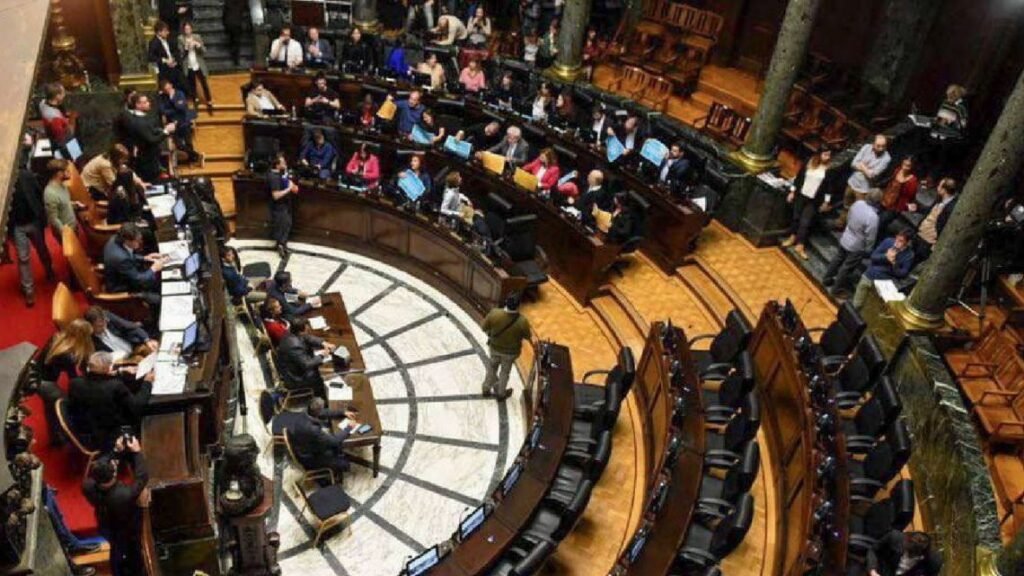 La Legislatura bonaerense interrumpe debate sobre endeudamiento: ¿qué se negocia en silencio?