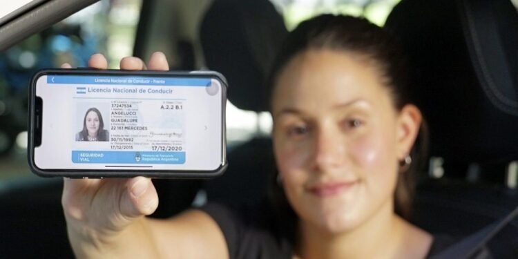 La licencia de conducir digital es válida en controles de tránsito nacionales