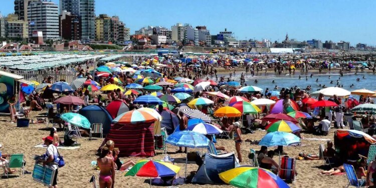 Abrieron la venta de pasajes para viajar a Mar del Plata este verano