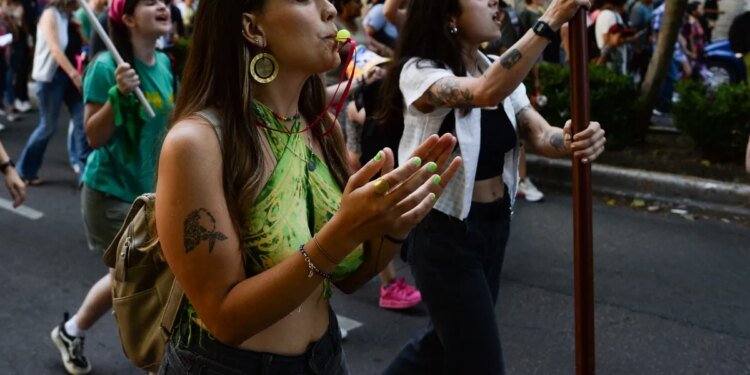 Argentina lanza campaña federal para combatir la violencia de género ante alarmantes datos