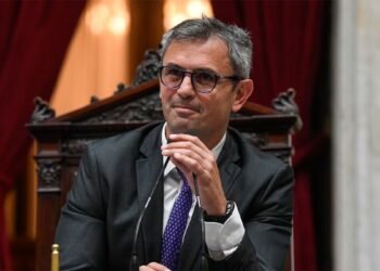 Menem impulsa reforma laboral y busca apoyo en la Cámara para dinamizar el trabajo en Argentina