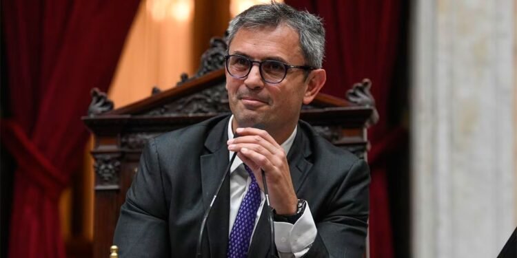 Menem impulsa reforma laboral y busca apoyo en la Cámara para dinamizar el trabajo en Argentina