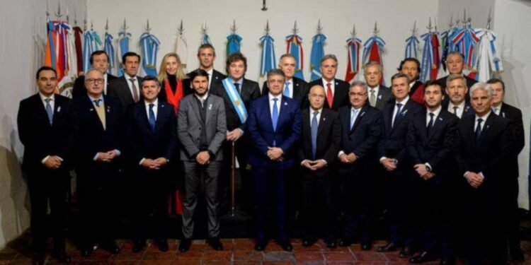 Milei se reúne con gobernadores para impulsar reformas económicas clave