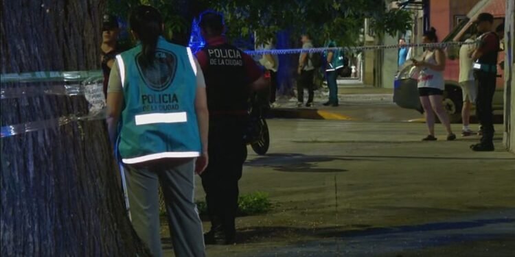 Mujer de 51 años hallada muerta en Monte Castro; su pareja demorada