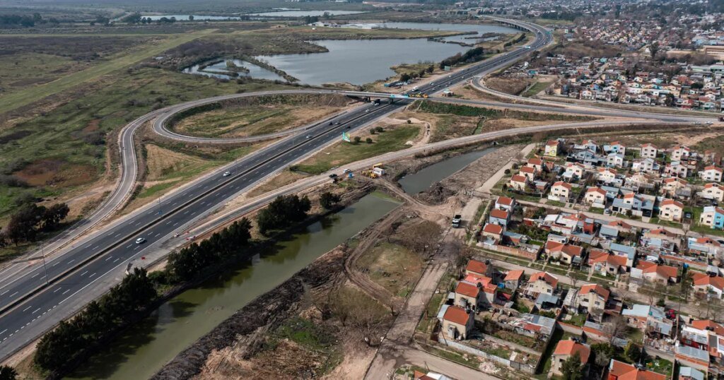 Avanzan las obras viales en La Plata: inversión de 28,6 millones y nuevos proyectos en marcha