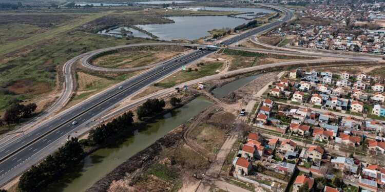 Avanzan las obras viales en La Plata: inversión de 28,6 millones y nuevos proyectos en marcha