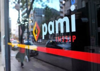 PAMI enfrenta demoras en entrega de pañales y familias deben reclamar por el servicio