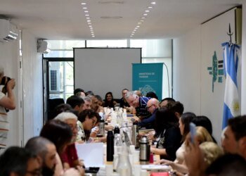 Gremios estatales se reunieron con la Provincia pero no recibieron oferta salarial