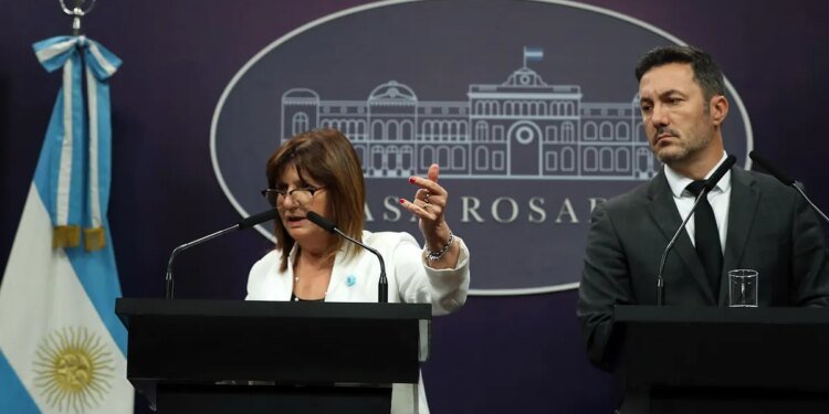 Monteoliva asume Seguridad y Presti llega a Defensa en histórica renovación del Gabinete