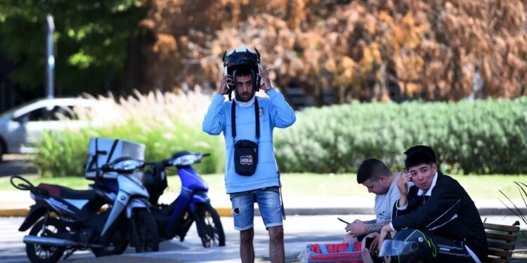 Repartidores necesitan más de 460 pedidos para cubrir la canasta básica familiar en septiembre
