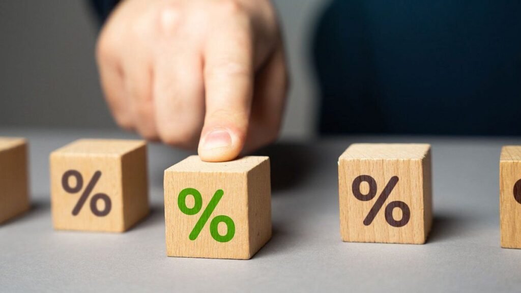 Bancos y fintech compiten por ahorristas tras cambio en tasa de interés del Banco Central