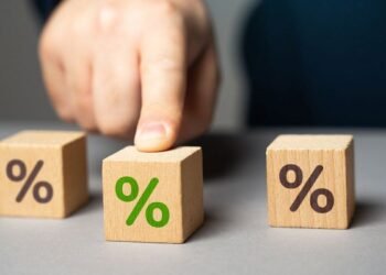 Bancos y fintech compiten por ahorristas tras cambio en tasa de interés del Banco Central