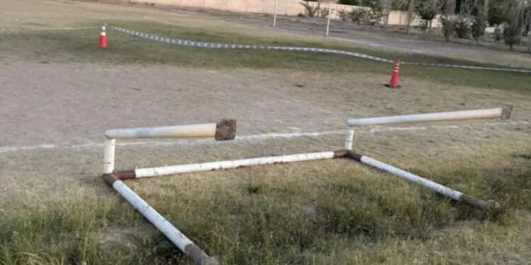 Tragedia en San Juan: un niño de 13 años muere tras caer un arco de fútbol