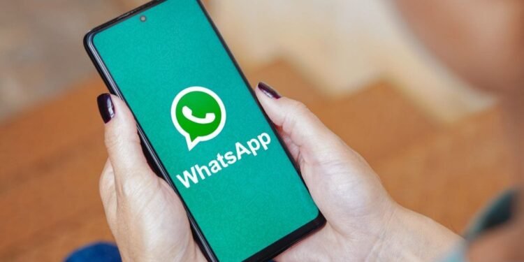 Restricciones en la mención general de WhatsApp según tamaño de grupos