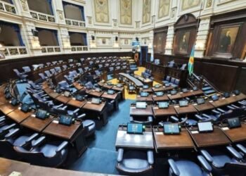 Kicillof lucha por la deuda: se prorroga el debate en la Provincia de Buenos Aires