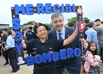 La Ciudad celebra el egreso de nuevos bomberos y destaca su heroico compromiso con la vida