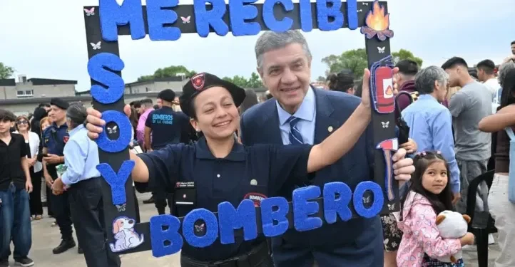 La Ciudad celebra el egreso de nuevos bomberos y destaca su heroico compromiso con la vida